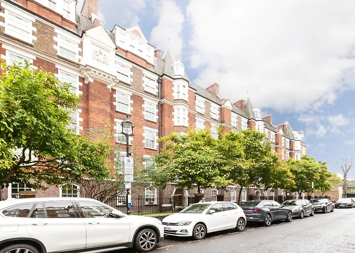 Beautiful One Bedroom Flat In Scott Ellis Gardens