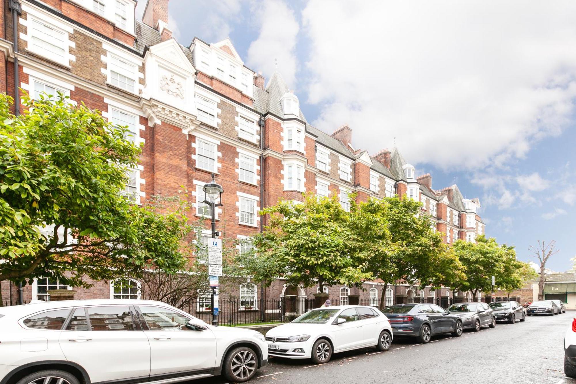 Beautiful One Bedroom Flat In Scott Ellis Gardens *