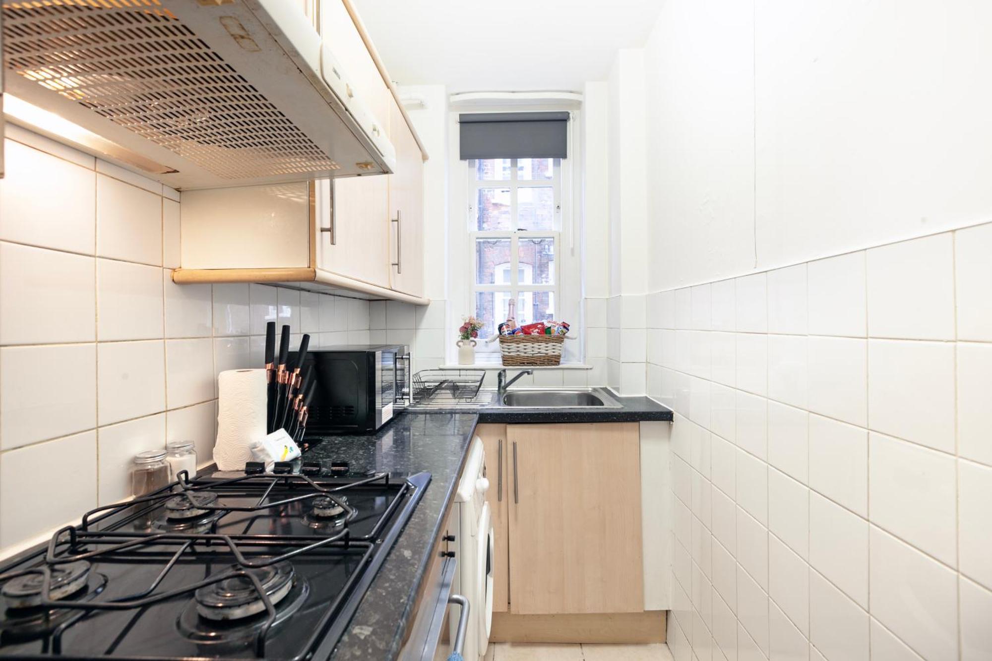 Beautiful One Bedroom Flat In Scott Ellis Gardens *
